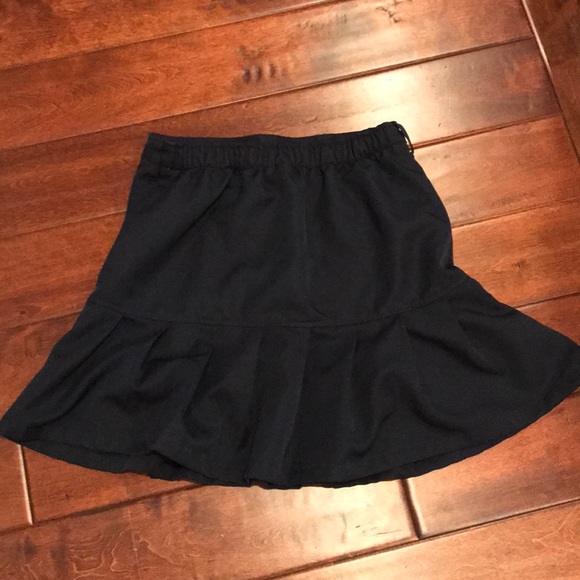 Navy skirt/skort- tennis skirt/uniform - Picture 3 of 4